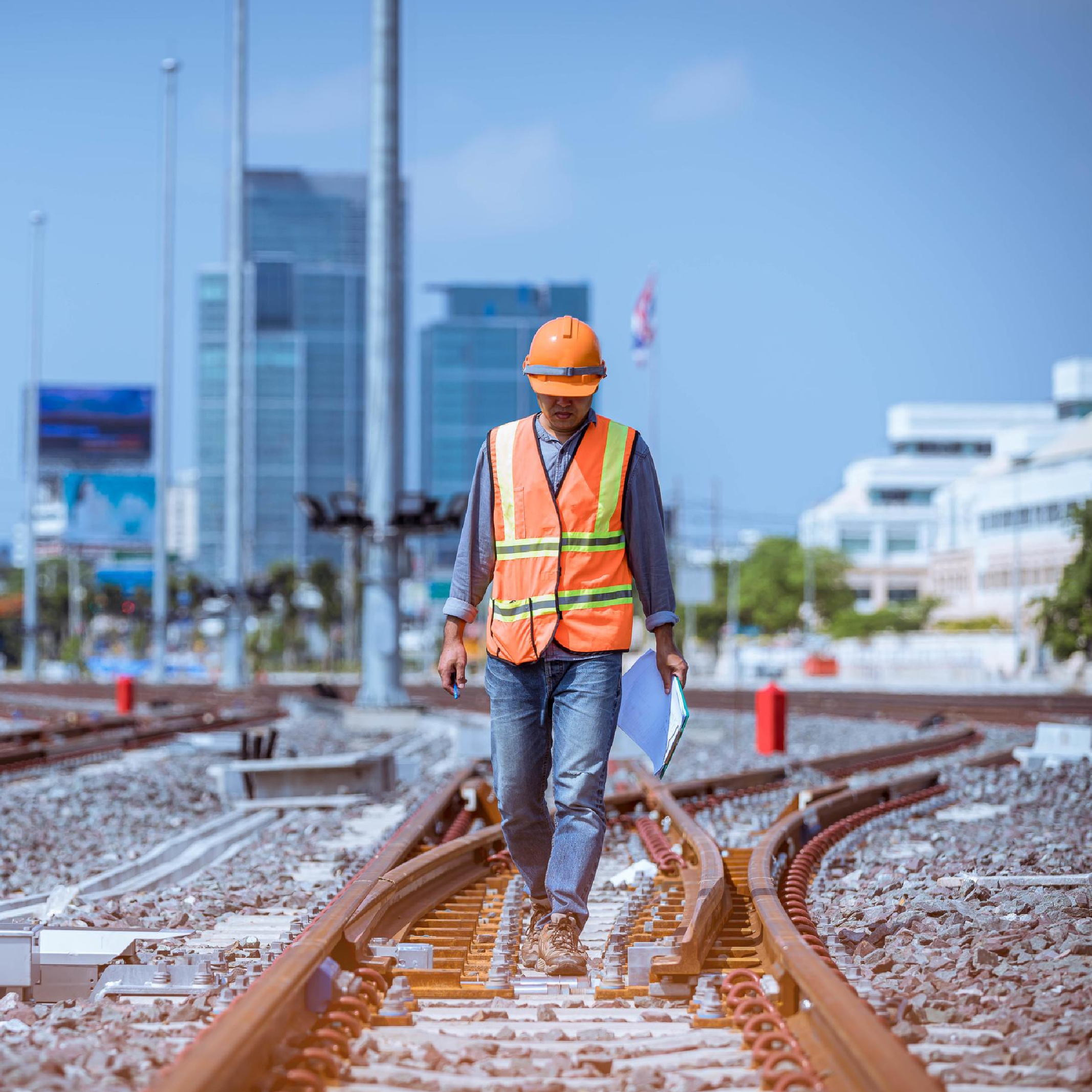 Mantenimiento de Vías y Carros de Carga en Transporte Ferroviario